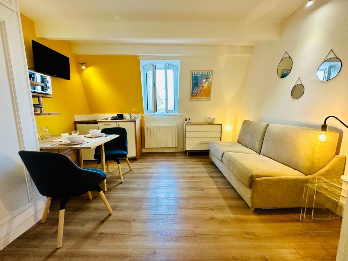 Studio Hissez Haut - Idealement Place, Plage, Restaurants, Commerces 滨海图维列 外观 照片